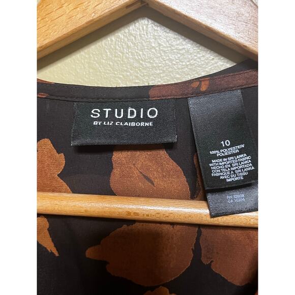 Studio by Liz Claiborne Brown Mildly Sheer Button Up Top - Picture 5 of 9